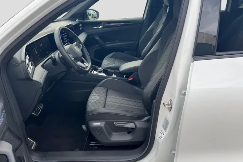 Volkswagen Tiguan din 2024 cu 53.204 km - oferta VOL196284 - foto 8