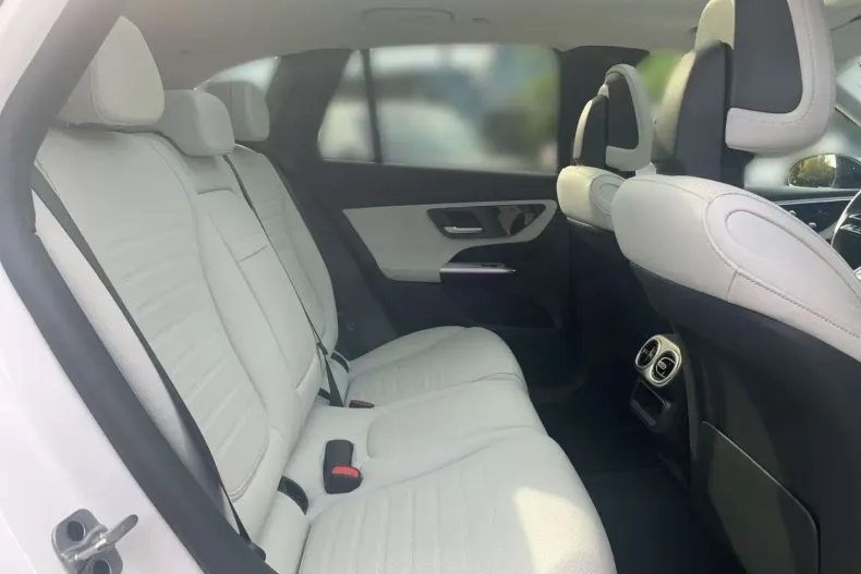 Mercedes-Benz GLC 220 (Clasa GLC) din 2024 cu 17.440 km - oferta MER196286 - foto 10