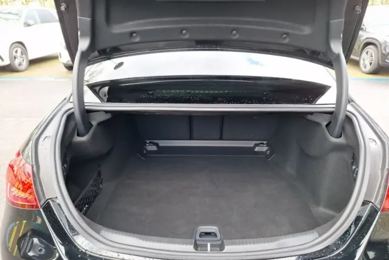 Mercedes-Benz C 200 (Clasa C) din 2024 cu 15.053 km - oferta MER196288 - foto 17