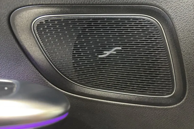 Mercedes-Benz C 300 (Clasa C) din 2022 cu 81.735 km - oferta MER196293 - foto 16