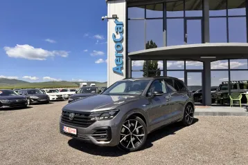 Volkswagen Touareg din 2021 - oferta VOL196306