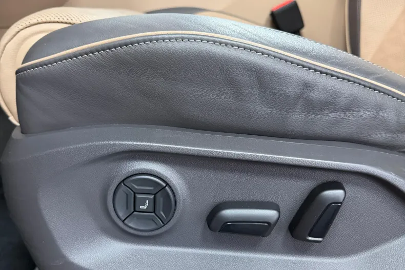 Volkswagen Touareg din 2021 cu 108.000 km - oferta VOL196318 - foto 24