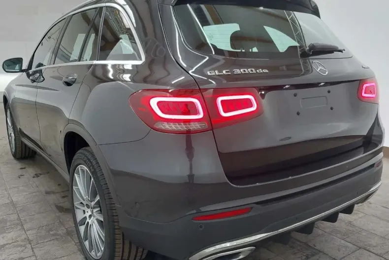 Mercedes-Benz GLC din 2020 cu 70.328 km - oferta MER196328 - foto 3