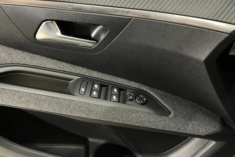 Peugeot 3008 din 2021 cu 158.455 km - oferta PEU196329 - foto 23
