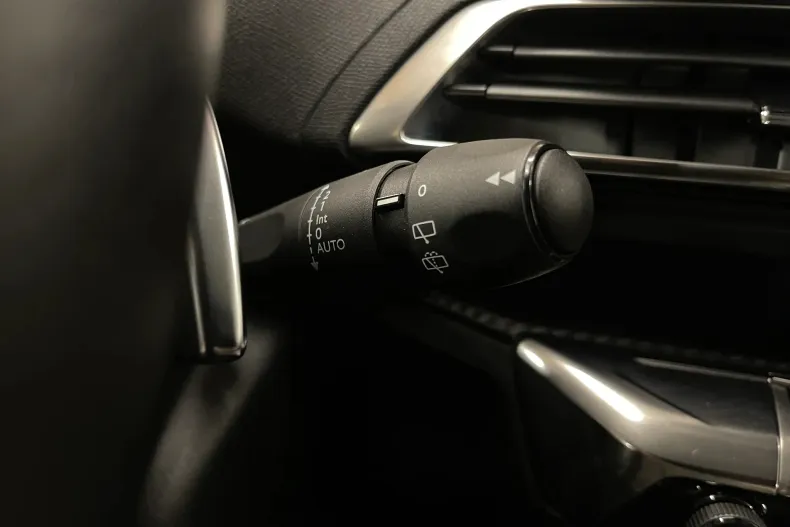 Peugeot 3008 din 2021 cu 158.455 km - oferta PEU196329 - foto 27