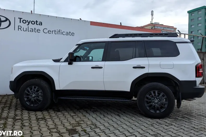 Toyota Land Cruiser 300 din 2024 cu 10.600 km - oferta TOY196338 - foto 4