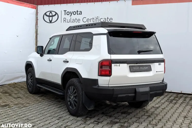 Toyota Land Cruiser 300 din 2024 cu 10.600 km - oferta TOY196338 - foto 5