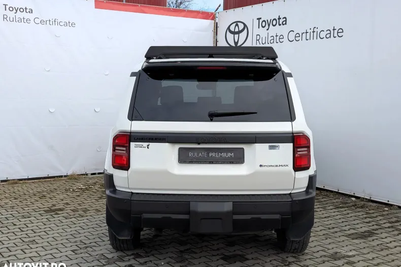 Toyota Land Cruiser 300 din 2024 cu 10.600 km - oferta TOY196338 - foto 6