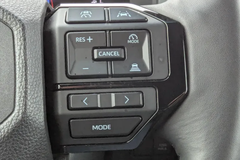 Toyota Land Cruiser 300 din 2024 cu 10.600 km - oferta TOY196338 - foto 15