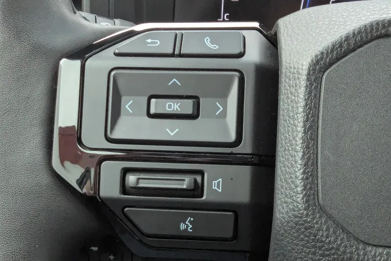 Toyota Land Cruiser 300 din 2024 cu 10.600 km - oferta TOY196338 - foto 16