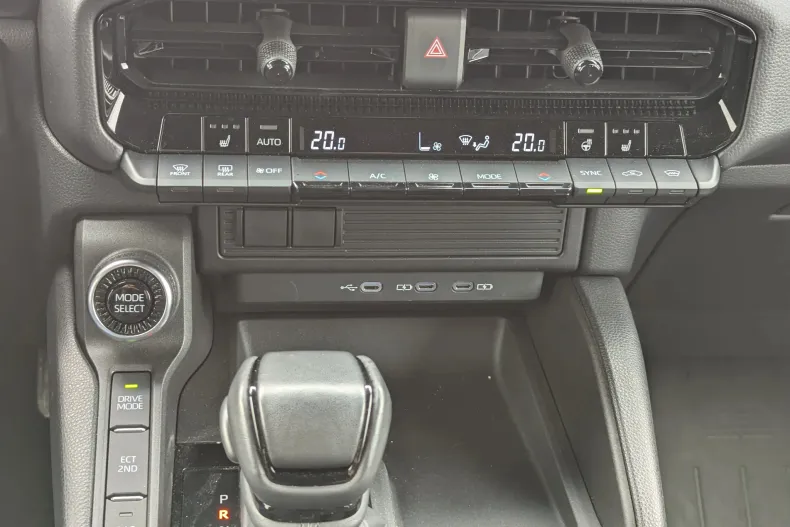 Toyota Land Cruiser 300 din 2024 cu 10.600 km - oferta TOY196338 - foto 18