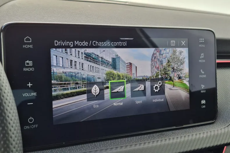 Skoda Kamiq din 2025 cu 3.500 km - oferta SKO196343 - foto 13