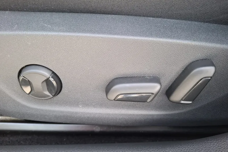 Skoda Kamiq din 2025 cu 3.500 km - oferta SKO196343 - foto 37