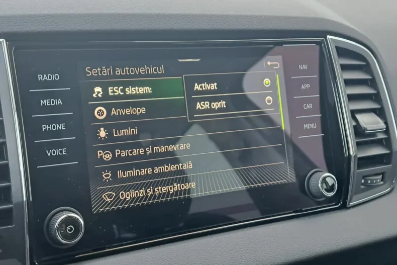 Skoda Karoq din 2025 cu 3.000 km - oferta SKO196344 - foto 22