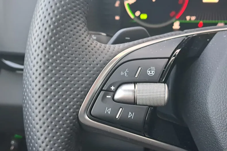 Skoda Karoq din 2025 cu 3.000 km - oferta SKO196344 - foto 38
