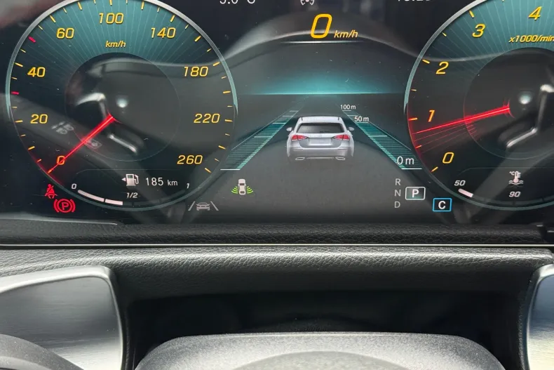 Mercedes-Benz GLB din 2021 cu 95.123 km - oferta MER196346 - foto 36