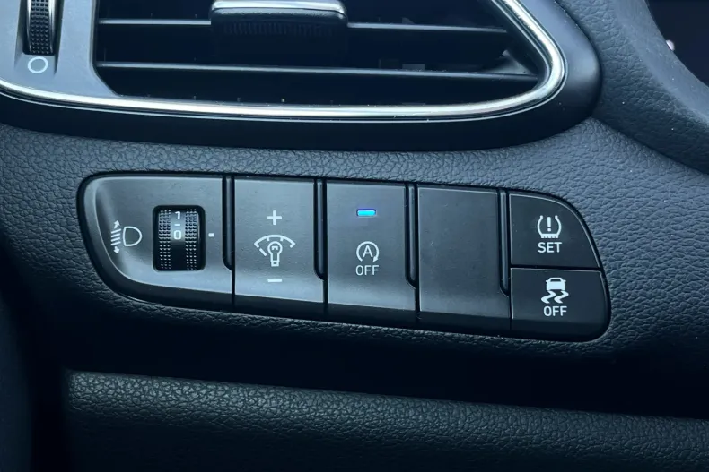 Hyundai i30 din 2022 cu 79.017 km - oferta HYU196349 - foto 19