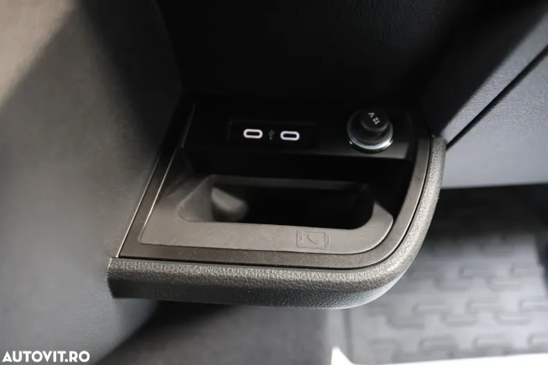 Volkswagen Multivan din 2022 cu 170.000 km - oferta VOL196372 - foto 31