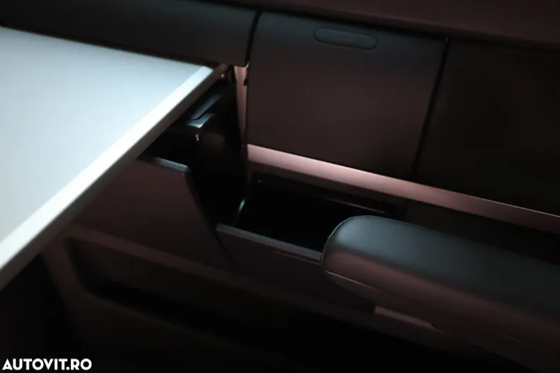 Volkswagen Multivan din 2022 cu 170.000 km - oferta VOL196372 - foto 34