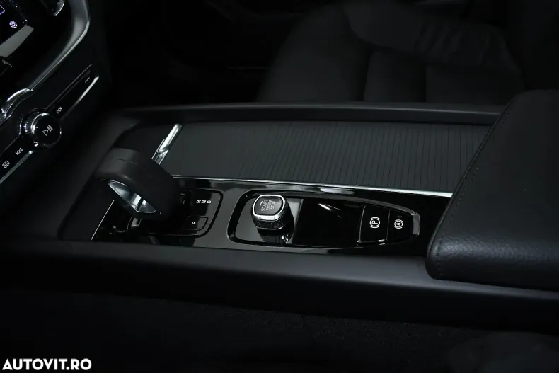 Volvo XC60 din 2022 cu 109.000 km - oferta VOL196392 - foto 29