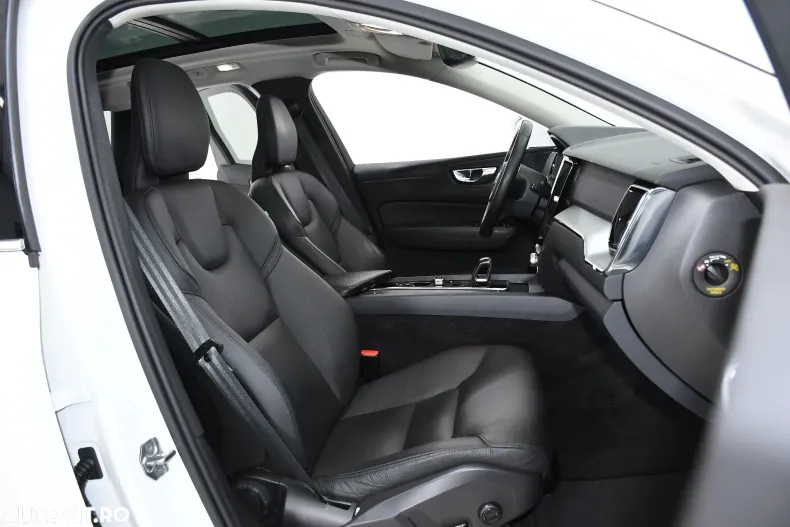 Volvo XC60 din 2022 cu 127.000 km - oferta VOL196394 - foto 5