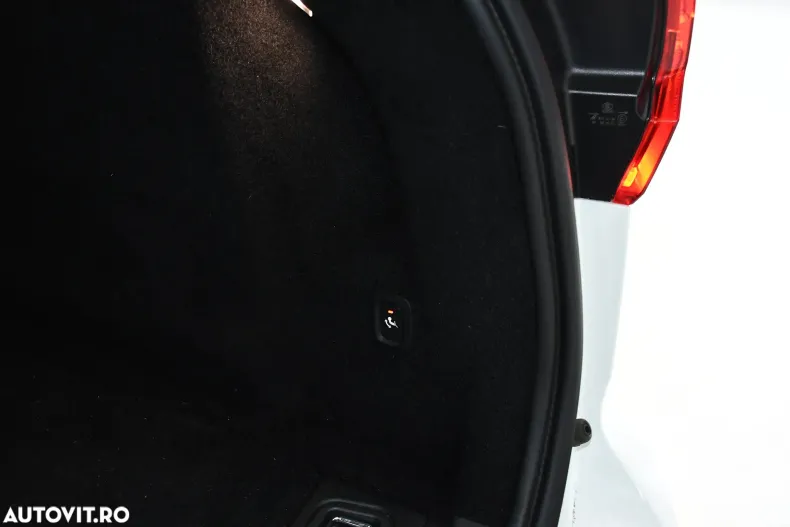 Volvo XC60 din 2022 cu 127.000 km - oferta VOL196394 - foto 24