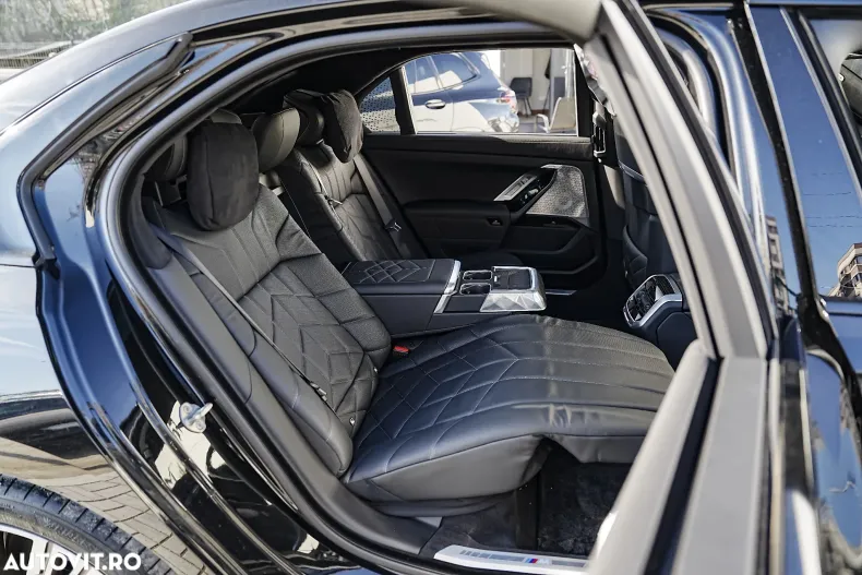 BMW 750e (Seria 7) din 2024 cu 7.700 km - oferta BMW196404 - foto 12