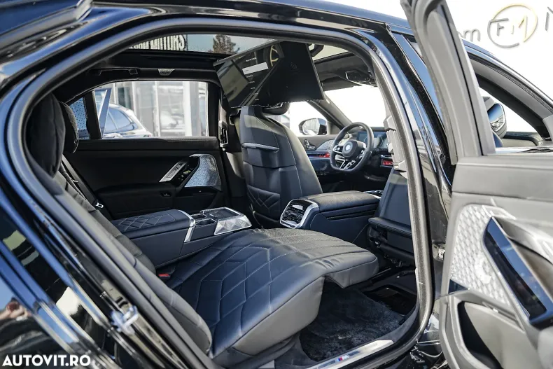 BMW 750e (Seria 7) din 2024 cu 7.700 km - oferta BMW196404 - foto 13