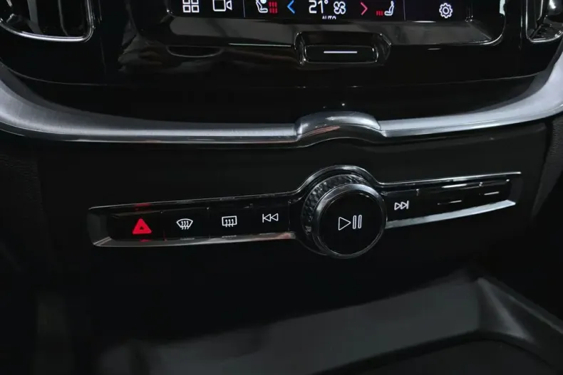 Volvo XC60 din 2021 cu 105.580 km - oferta VOL196415 - foto 12