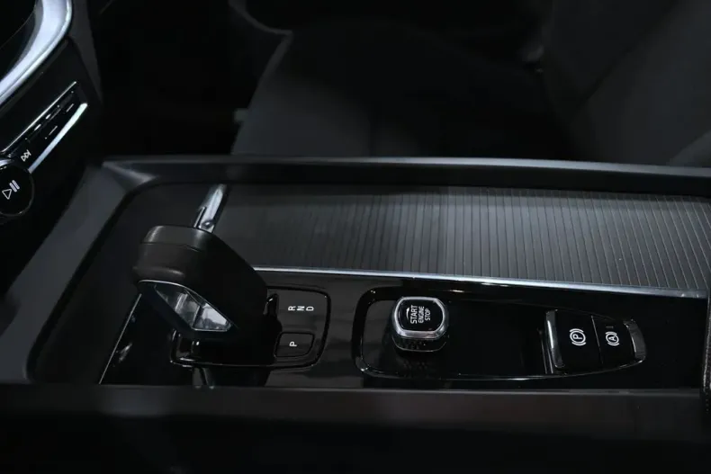 Volvo XC60 din 2021 cu 105.580 km - oferta VOL196415 - foto 14