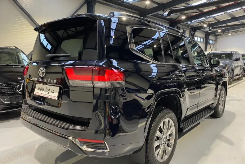 Toyota Land Cruiser 300 din 2025 cu 10 km - oferta TOY196426 - foto 3