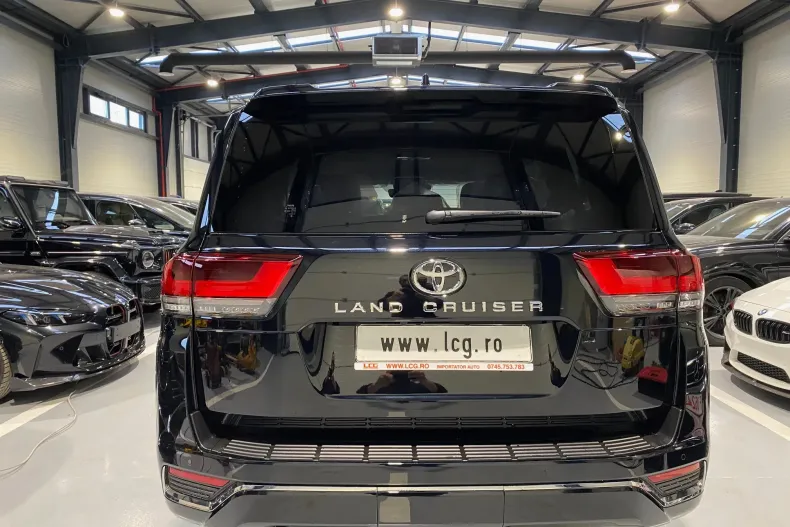 Toyota Land Cruiser 300 din 2025 cu 10 km - oferta TOY196426 - foto 4