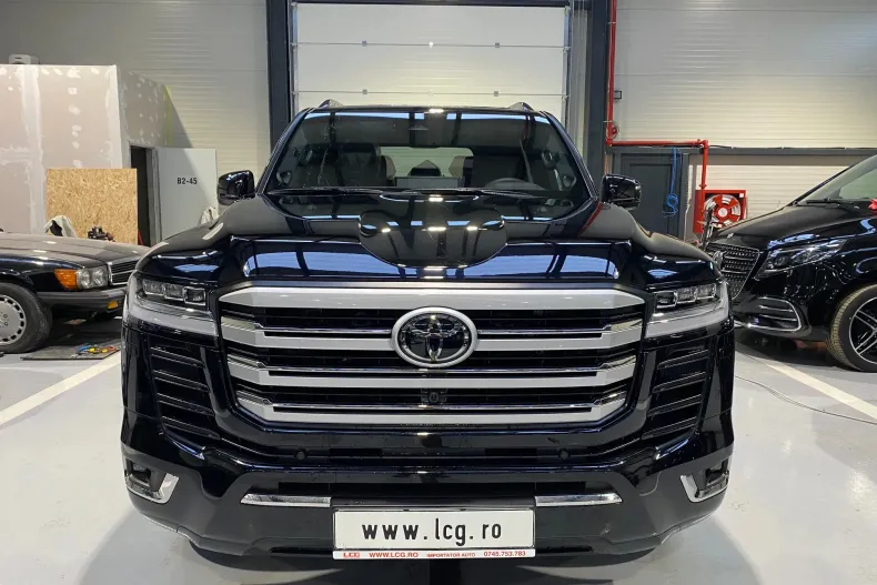 Toyota Land Cruiser 300 din 2025 cu 10 km - oferta TOY196426 - foto 8