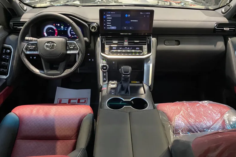 Toyota Land Cruiser 300 din 2025 cu 10 km - oferta TOY196426 - foto 11