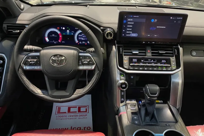 Toyota Land Cruiser 300 din 2025 cu 10 km - oferta TOY196426 - foto 12