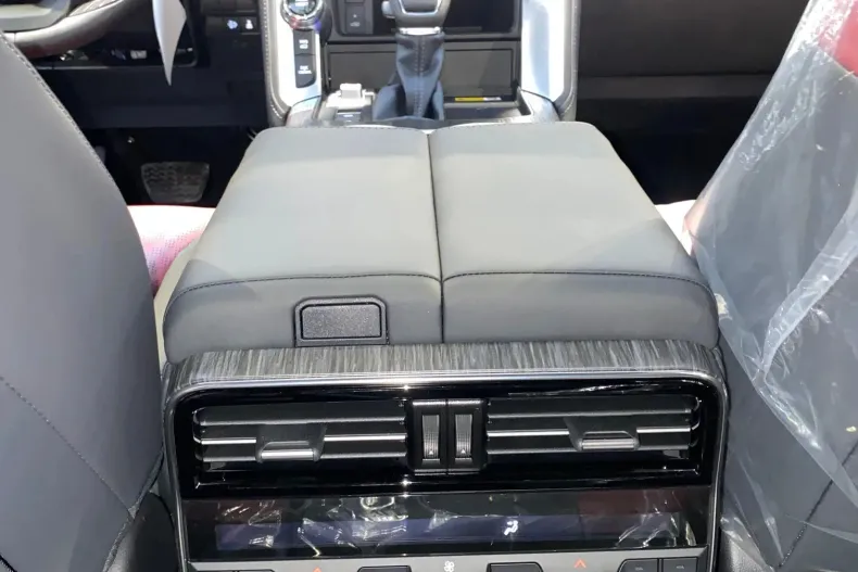 Toyota Land Cruiser 300 din 2025 cu 10 km - oferta TOY196426 - foto 16