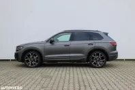 Volkswagen Touareg din 2025 cu 3.500 km - oferta VOL196427 - foto 2