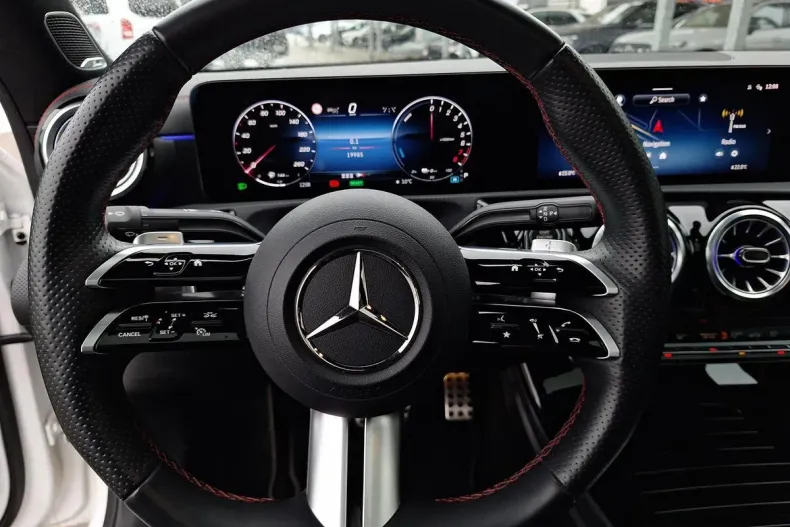 Mercedes-Benz CLA 250 (Clasa CLA) din 2024 cu 20.000 km - oferta MER196430 - foto 11