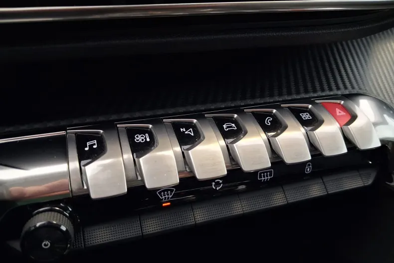 Peugeot 3008 din 2021 cu 96.423 km - oferta PEU196434 - foto 17