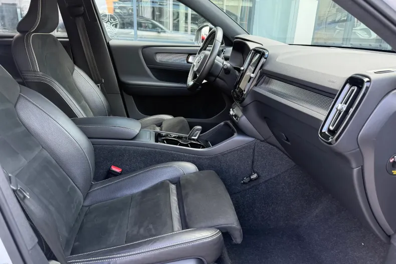 Volvo XC40 din 2020 cu 94.223 km - oferta VOL196437 - foto 7