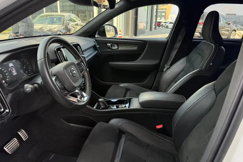 Volvo XC40 din 2020 cu 94.223 km - oferta VOL196437 - foto 9