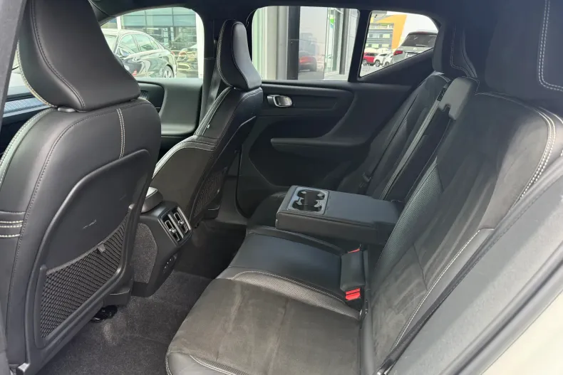 Volvo XC40 din 2020 cu 94.223 km - oferta VOL196437 - foto 11