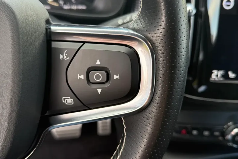 Volvo XC40 din 2020 cu 94.223 km - oferta VOL196437 - foto 22