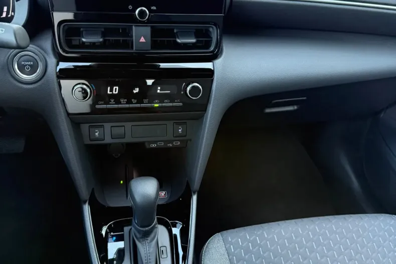 Toyota Yaris din 2025 cu 5.084 km - oferta TOY196448 - foto 16