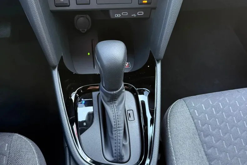 Toyota Yaris din 2025 cu 5.084 km - oferta TOY196448 - foto 18