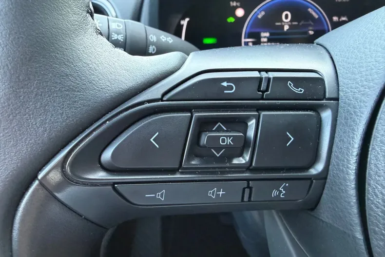 Toyota Yaris din 2025 cu 5.084 km - oferta TOY196448 - foto 23