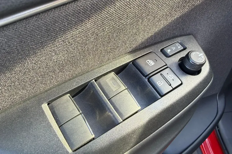 Toyota Yaris din 2025 cu 5.084 km - oferta TOY196448 - foto 25