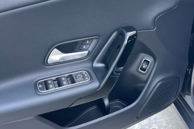 Mercedes-Benz CLA (Clasa CLA) din 2020 cu 99.000 km - oferta MER196481 - foto 31