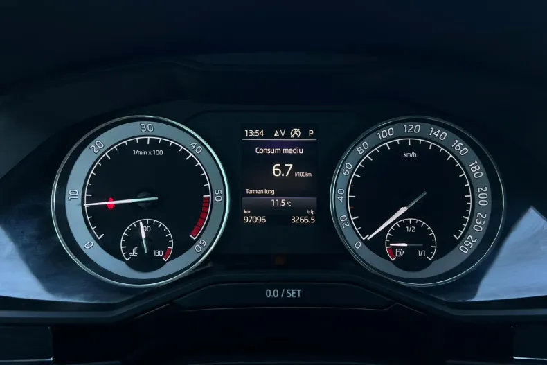 Skoda Superb din 2021 cu 97.096 km - oferta SKO196484 - foto 20