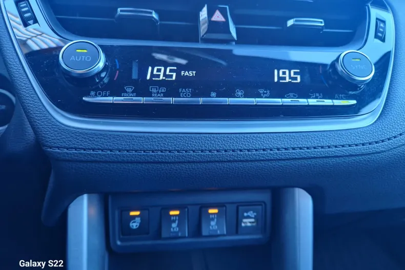 Toyota Corolla Cross din 2022 cu 61.601 km - oferta TOY196496 - foto 19